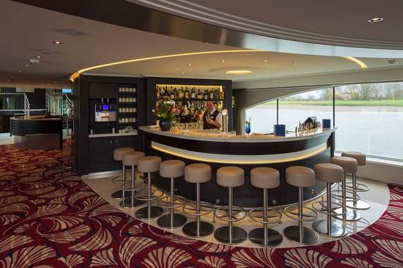 Avalon Waterways, Avalon Tapestry II, Bar.jpg